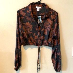 Just Polly New York Bottom Up along Sleeves Women's Blouse. Size L